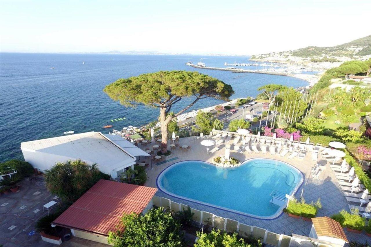Hotel L'Approdo Казамиччола-Терме Экстерьер фото