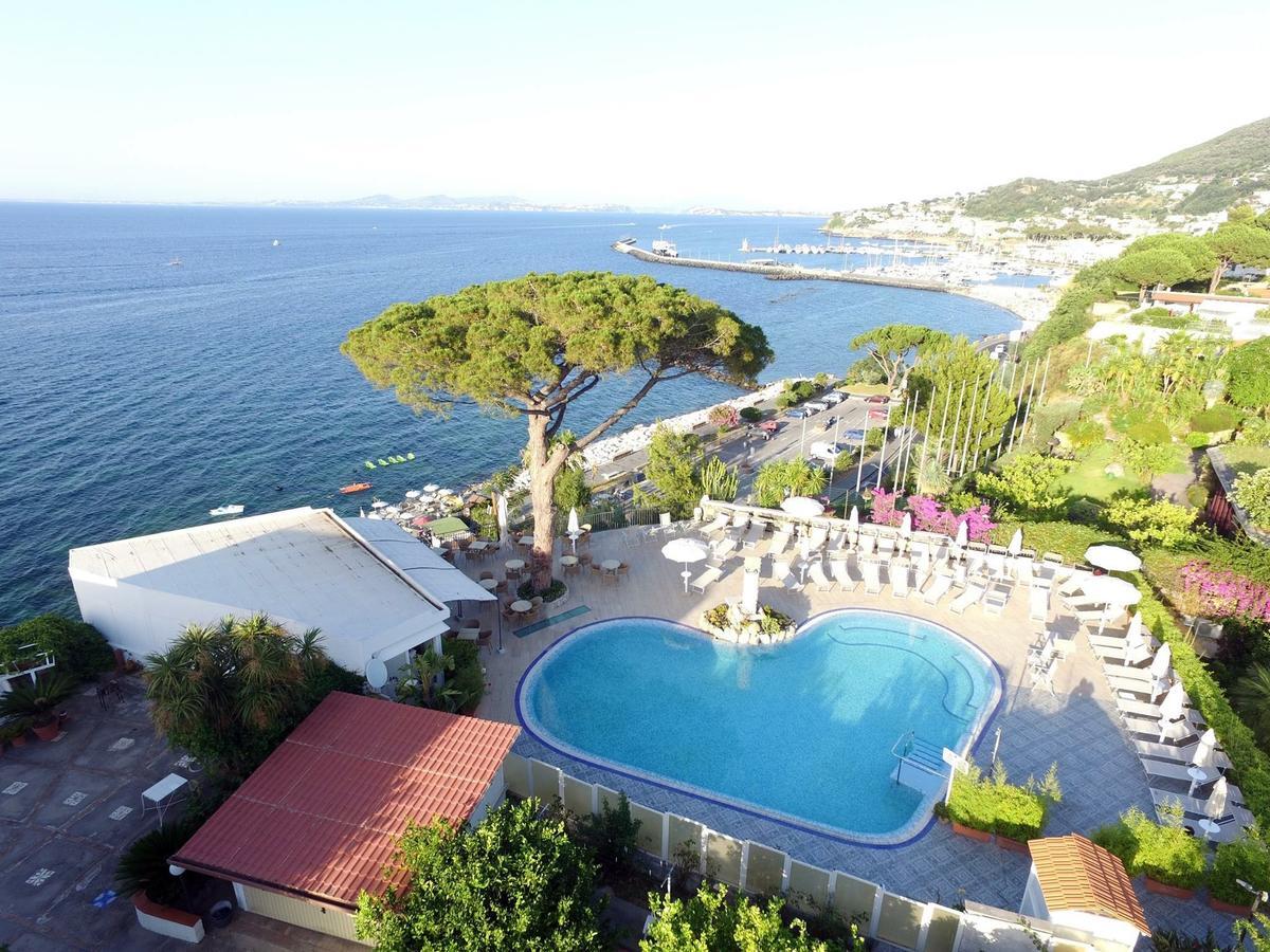 Hotel L'Approdo Казамиччола-Терме Экстерьер фото